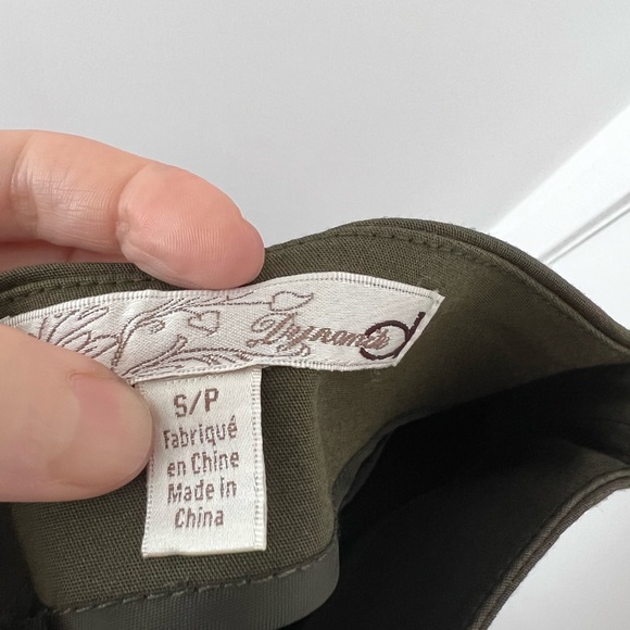 Dynamite mini skirt size small - Picture 3 of 4